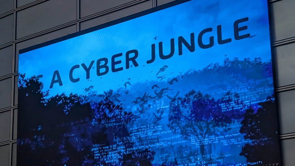 Riesendisplay mit dem Bild A Cyber Jungle.