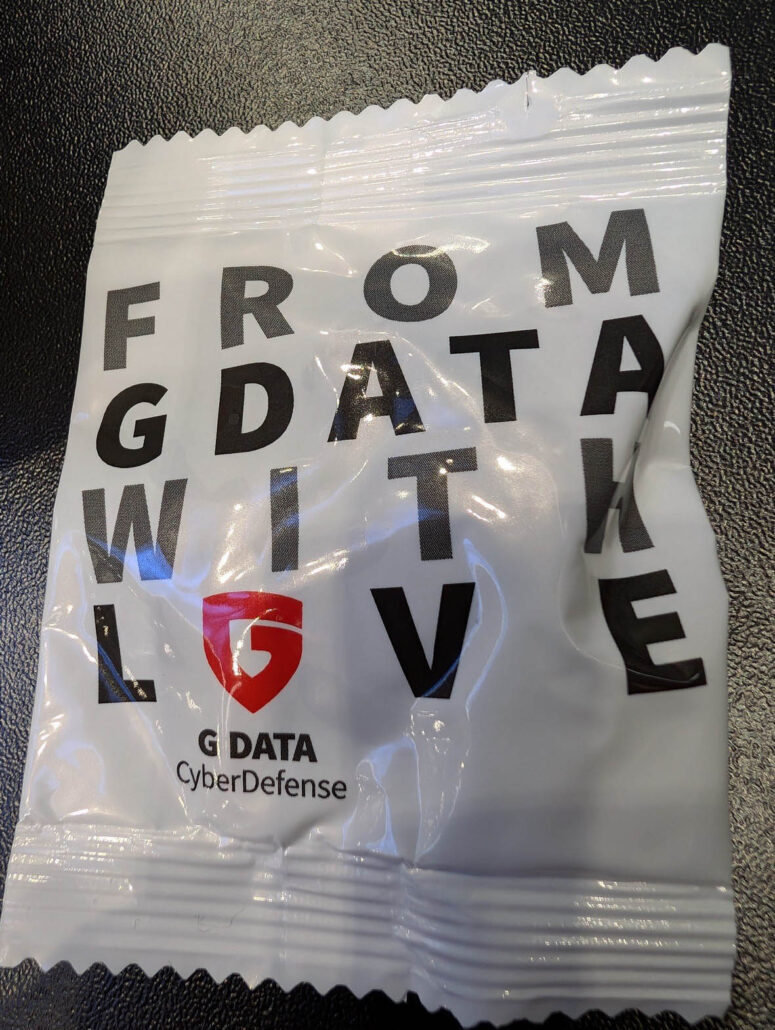 Minitüte Gummibärchen mit der Aufschrift "From G DATA with Love".